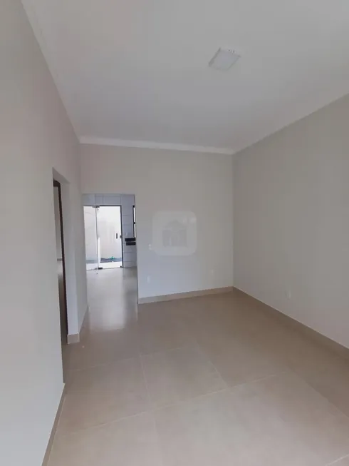 Foto 1 de Casa com 2 Quartos à venda, 64m² em Jardim Brasília, Uberlândia