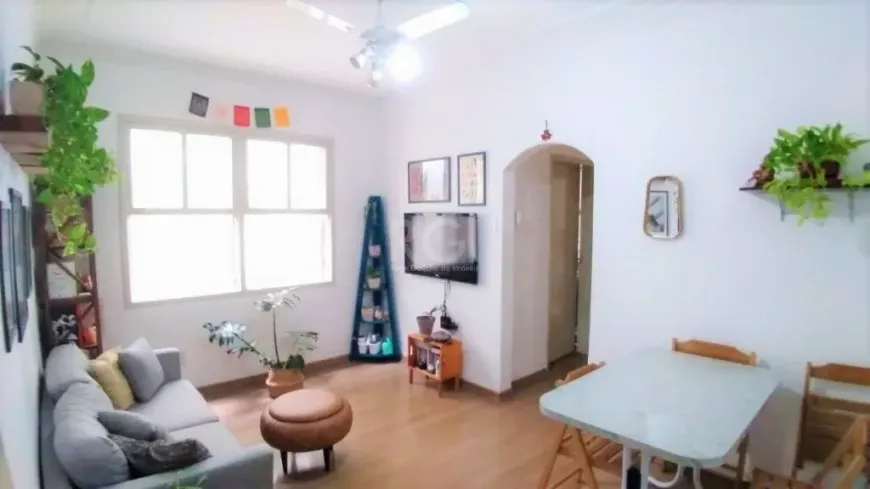 Foto 1 de Apartamento com 2 Quartos à venda, 56m² em Santa Cecília, Porto Alegre