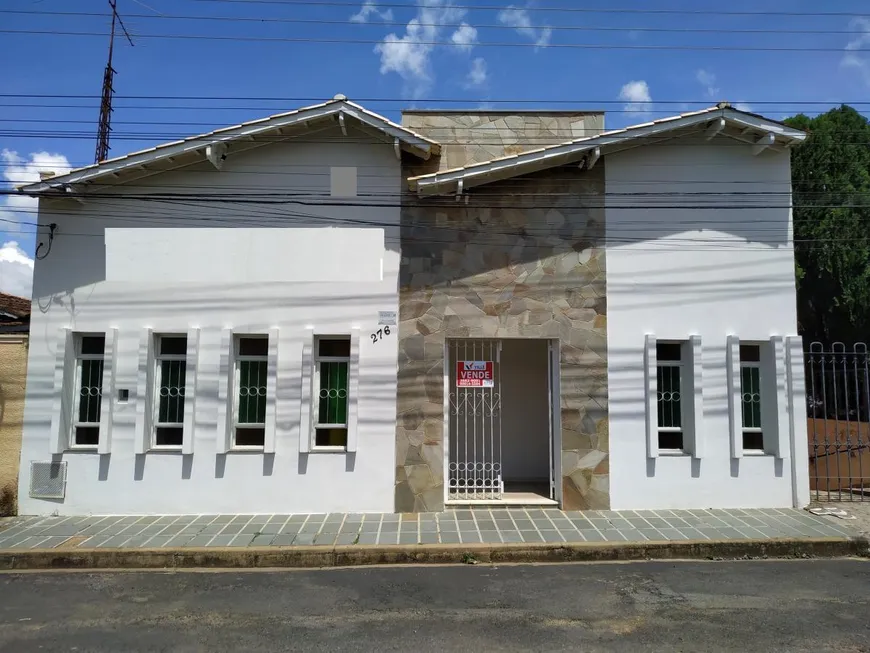 Foto 1 de Casa com 1 Quarto à venda, 127m² em Centro, Araxá