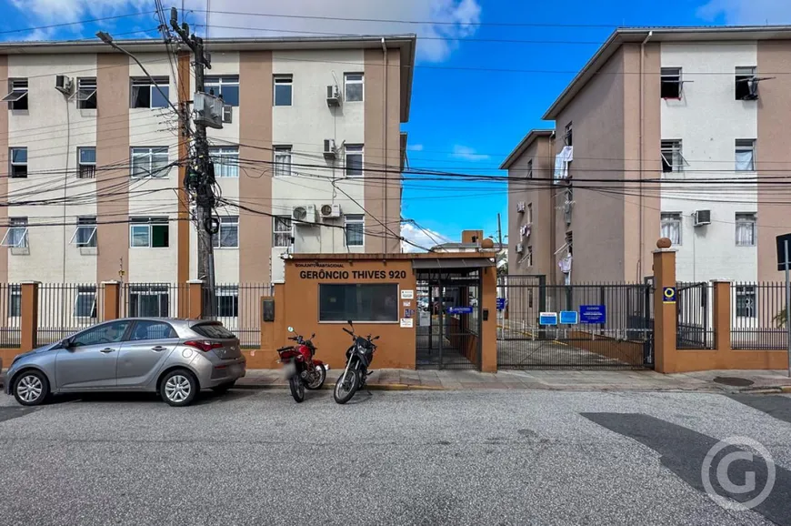 Foto 1 de Apartamento com 3 Quartos para alugar, 42m² em Barreiros, São José