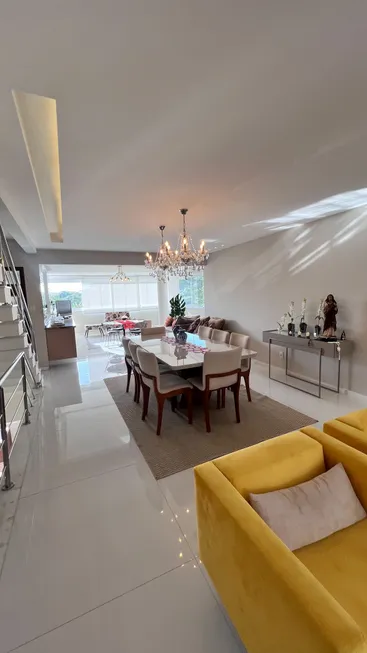 Foto 1 de Casa de Condomínio com 4 Quartos para alugar, 400m² em Alphaville Abrantes, Camaçari