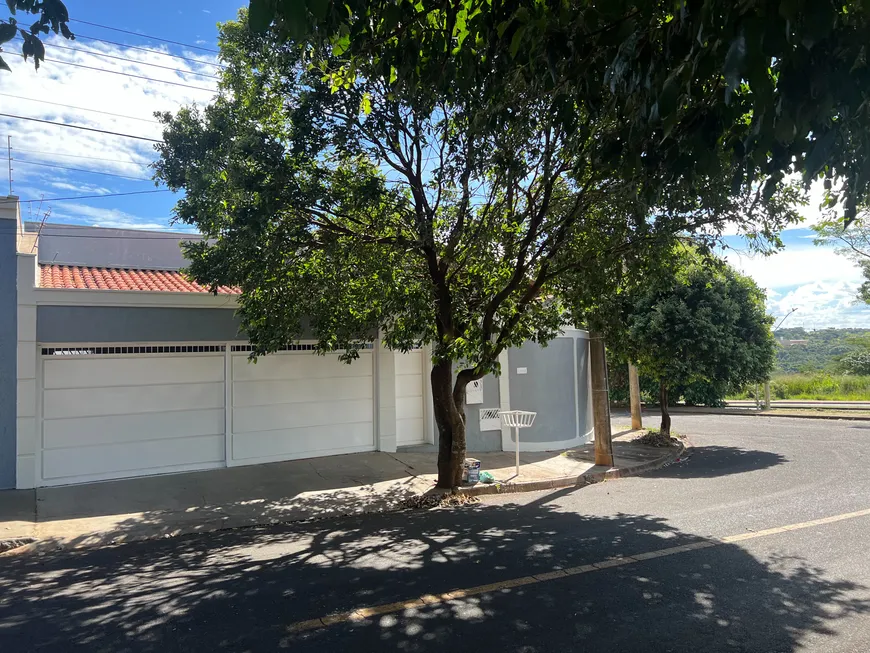 Foto 1 de Casa com 3 Quartos à venda, 116m² em Jardim São Bento, Uberaba