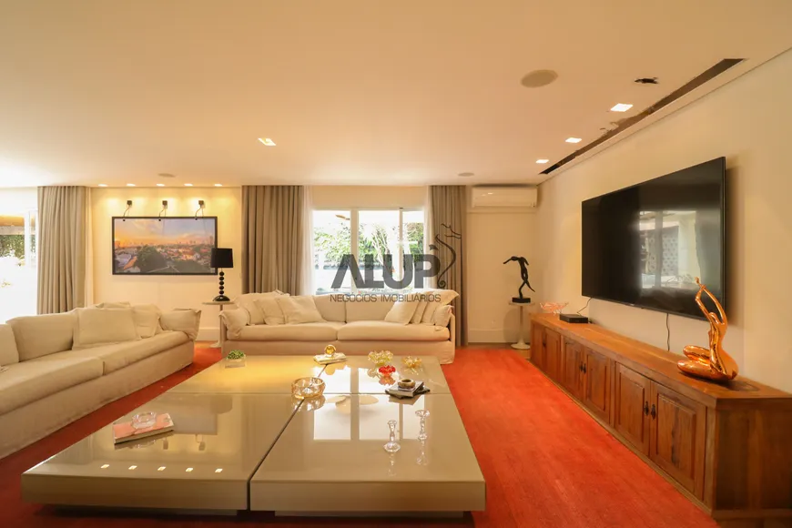 Foto 1 de Casa de Condomínio com 4 Quartos à venda, 1200m² em Brooklin, São Paulo