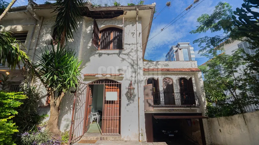 Foto 1 de Casa com 4 Quartos à venda, 400m² em Petrópolis, Porto Alegre