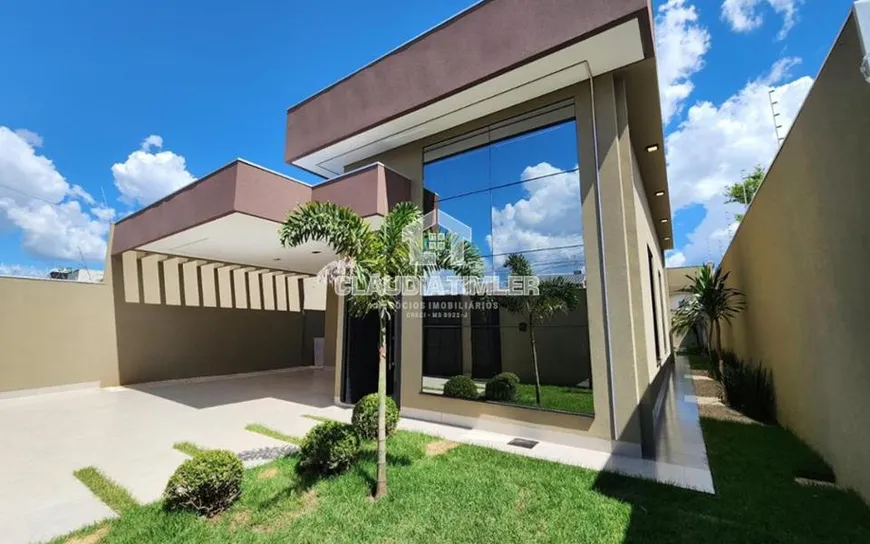 Foto 1 de Casa com 3 Quartos à venda, 174m² em Parque Residencial Rita Vieira, Campo Grande