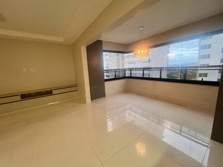 Foto 1 de Apartamento com 3 Quartos para alugar, 105m² em Park Lozândes, Goiânia