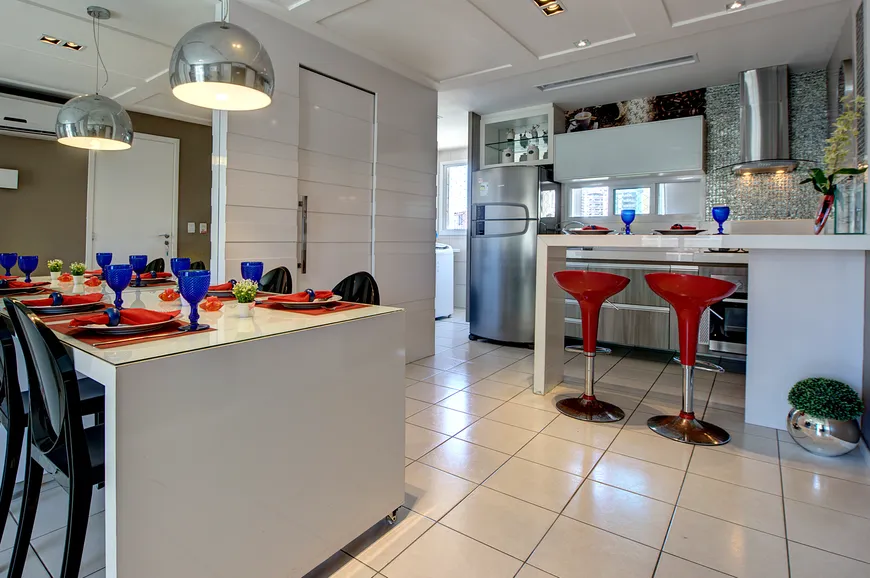 Foto 1 de Apartamento com 3 Quartos para alugar, 90m² em Meireles, Fortaleza