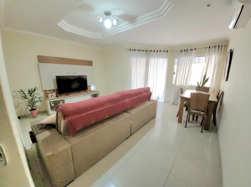Foto 1 de Casa de Condomínio com 2 Quartos à venda, 110m² em Parque Hotel, Araruama