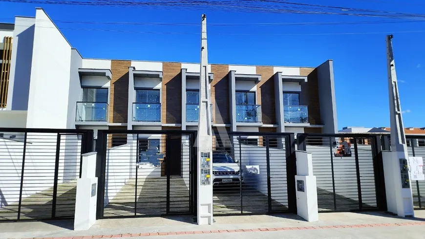Foto 1 de Casa com 2 Quartos à venda, 67m² em Santa Catarina, Joinville