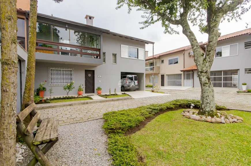 Foto 1 de Sobrado com 3 Quartos à venda, 149m² em Tingui, Curitiba