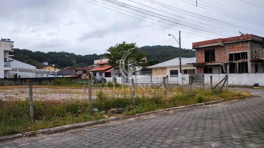 Foto 1 de Lote/Terreno à venda, 360m² em Rio Caveiras, Biguaçu