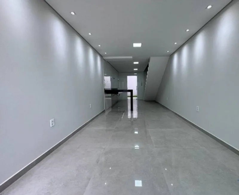 Foto 1 de Casa com 2 Quartos à venda, 74m² em Lagoa, Belo Horizonte