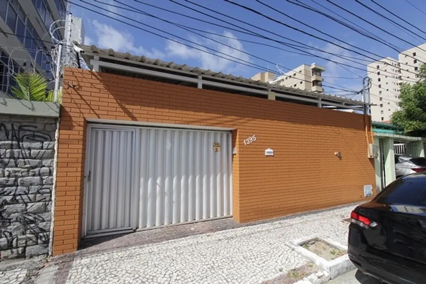 Foto 1 de Casa com 11 Quartos à venda, 215m² em Dionísio Torres, Fortaleza