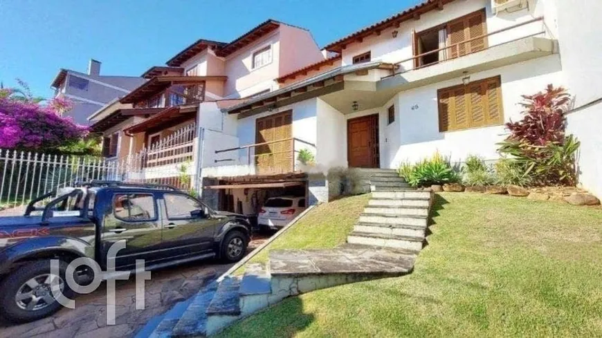 Foto 1 de Casa com 3 Quartos à venda, 230m² em Espiríto Santo, Porto Alegre