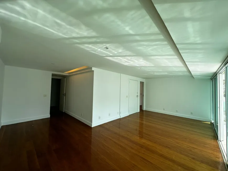 Foto 1 de Apartamento com 3 Quartos para alugar, 171m² em Leblon, Rio de Janeiro