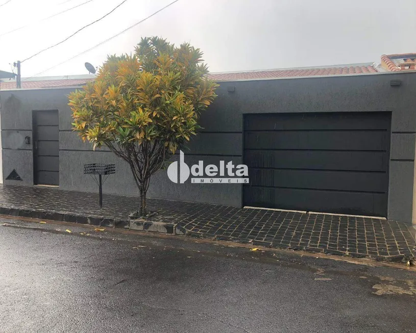 Foto 1 de Casa com 3 Quartos à venda, 190m² em Jardim Holanda, Uberlândia