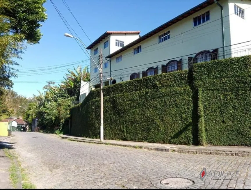 Foto 1 de Casa com 4 Quartos à venda, 800m² em Valparaiso, Petrópolis
