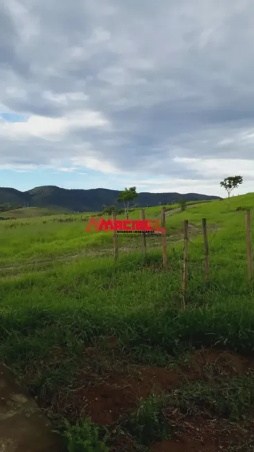 Foto 1 de Fazenda/Sítio à venda, 5000m² em Centro, Caçapava