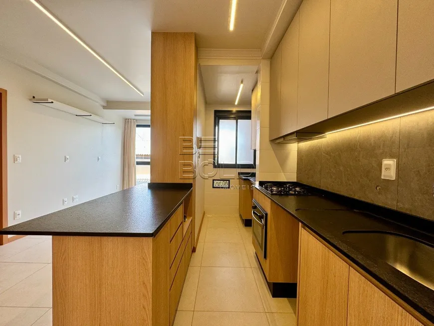 Foto 1 de Apartamento com 1 Quarto à venda, 51m² em Coqueiros, Florianópolis