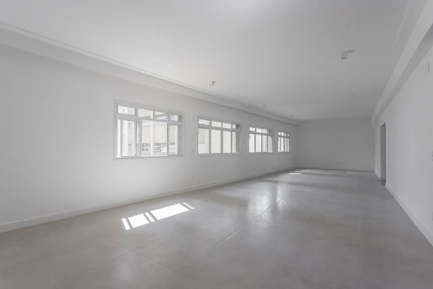 Foto 1 de Apartamento com 3 Quartos à venda, 225m² em Jardins, São Paulo