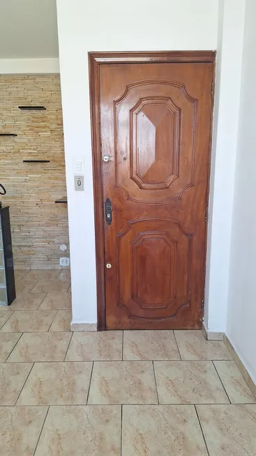 Foto 1 de Apartamento com 3 Quartos para alugar, 74m² em Irajá, Rio de Janeiro