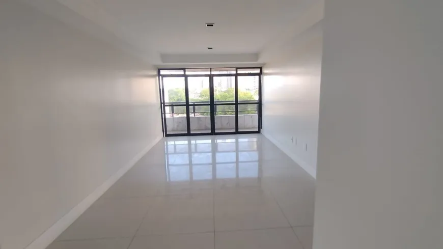 Foto 1 de Apartamento com 4 Quartos à venda, 265m² em Cabo Branco, João Pessoa