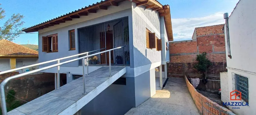 Foto 1 de Casa com 3 Quartos à venda, 110m² em Partenon, Porto Alegre