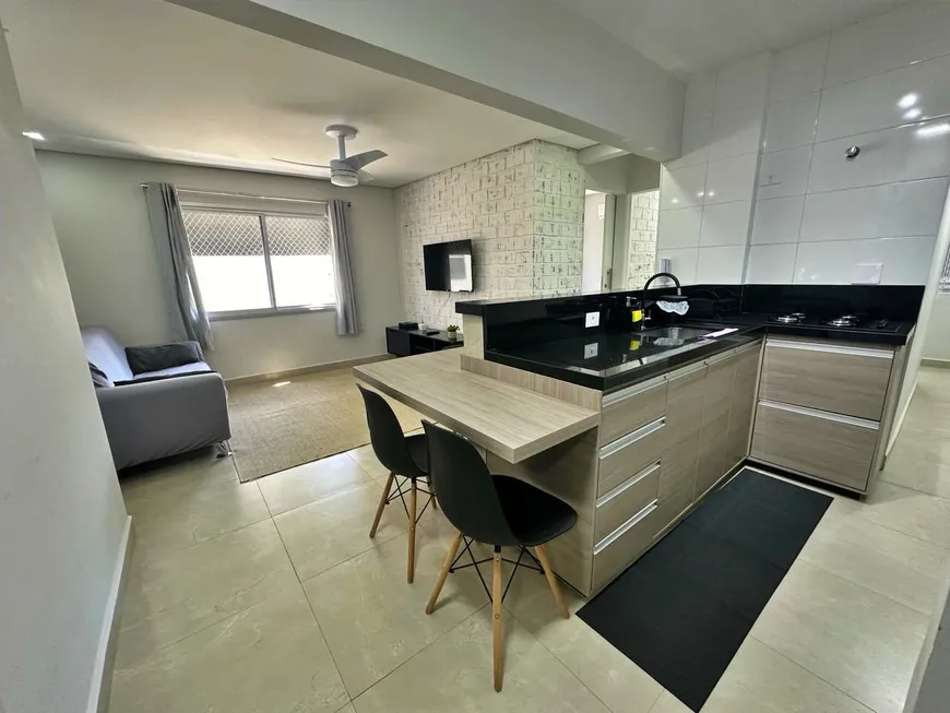 Foto 1 de Apartamento com 2 Quartos à venda, 60m² em Enseada, Guarujá