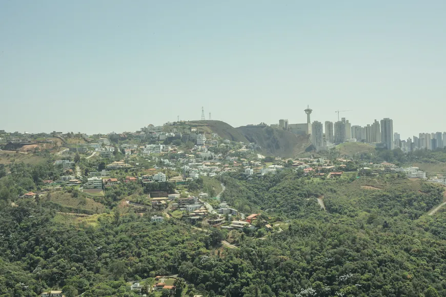 Foto 1 de Lote/Terreno à venda, 1000m² em Vila Castela , Nova Lima