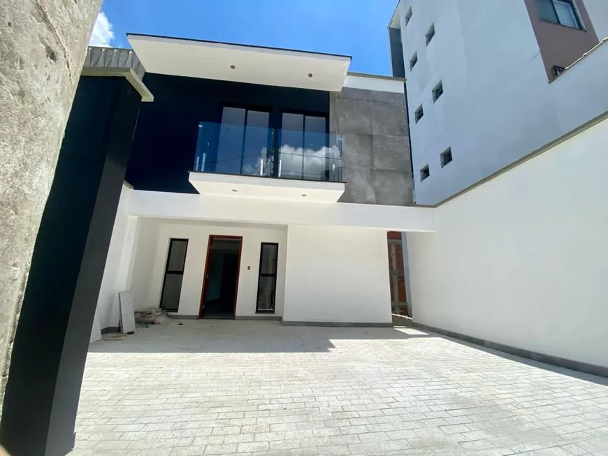 Foto 1 de Casa com 3 Quartos à venda, 142m² em Jóquei Clube, Juiz de Fora