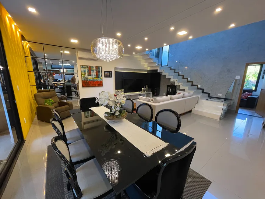 Foto 1 de Casa de Condomínio com 3 Quartos à venda, 300m² em Jardim Baronesa, Taubaté
