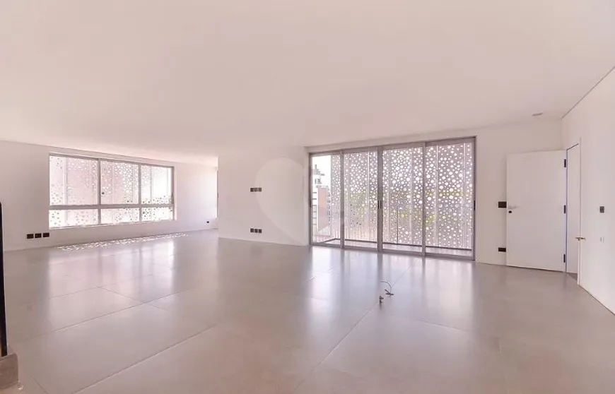 Foto 1 de Apartamento com 3 Quartos à venda, 227m² em Vila Izabel, Curitiba