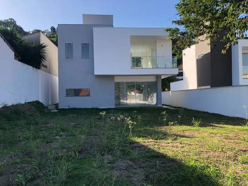 Foto 1 de Casa com 3 Quartos à venda, 250m² em Serra Grande, Niterói