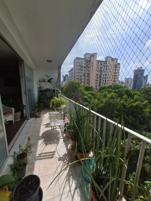 Foto 1 de Apartamento com 4 Quartos à venda, 250m² em Nazaré, Belém