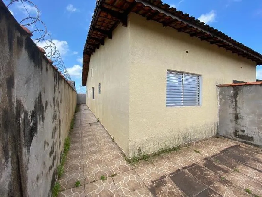 Foto 1 de Casa com 2 Quartos à venda, 70m² em Tupy, Itanhaém