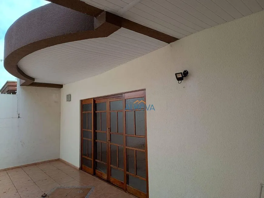 Foto 1 de Casa com 4 Quartos à venda, 220m² em Jardim Satélite, São José dos Campos