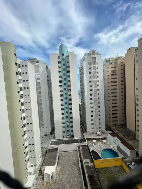 Foto 1 de Apartamento com 2 Quartos à venda, 70m² em Pitangueiras, Guarujá