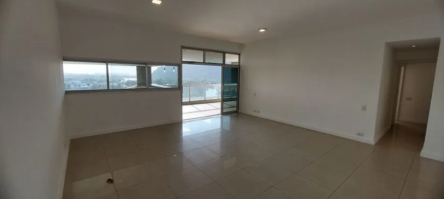 Foto 1 de Apartamento com 4 Quartos à venda, 200m² em Barra da Tijuca, Rio de Janeiro