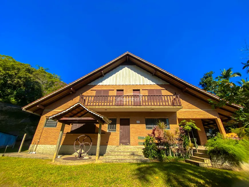 Foto 1 de Casa com 4 Quartos à venda, 325m² em Garcia, Blumenau