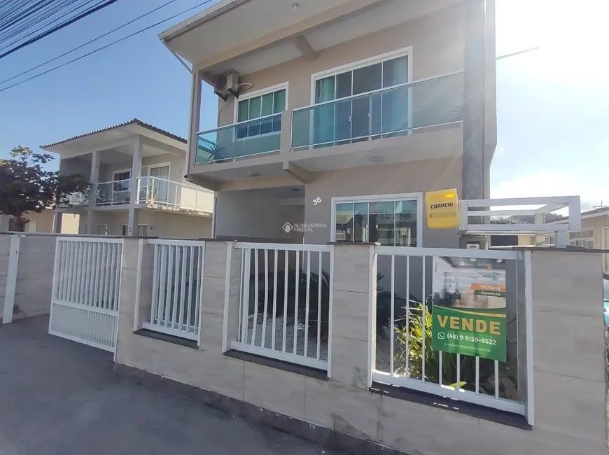 Foto 1 de Casa com 3 Quartos à venda, 200m² em Passagem de Maciambu Ens Brito, Palhoça