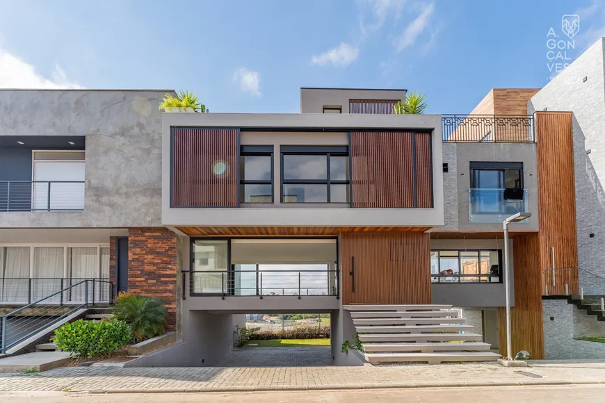 Foto 1 de Casa de Condomínio com 3 Quartos à venda, 192m² em Campo Comprido, Curitiba