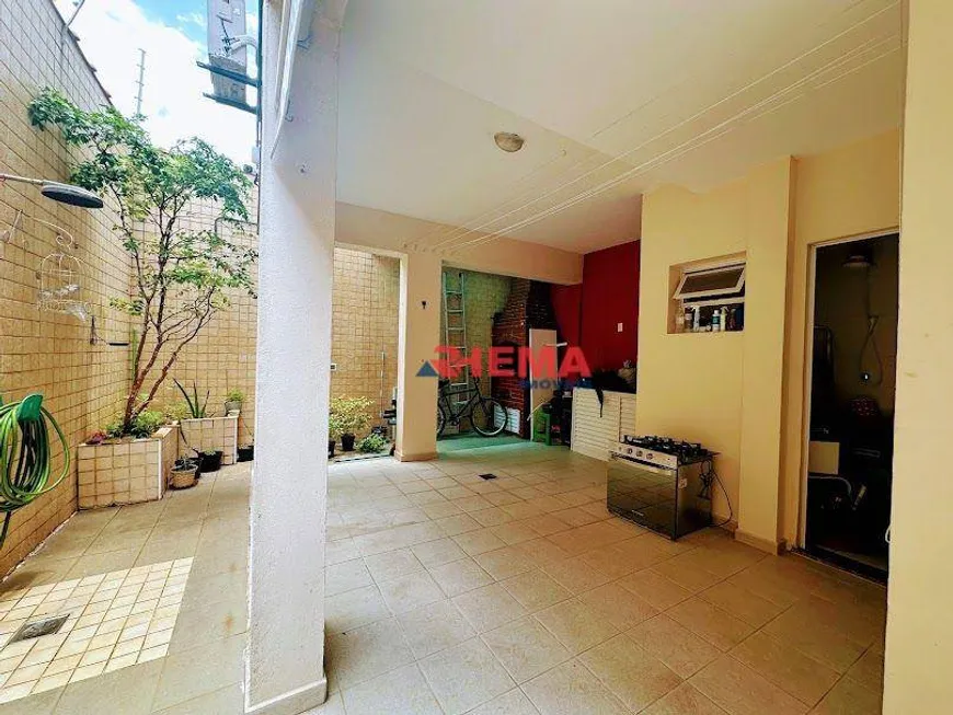 Foto 1 de Casa com 3 Quartos à venda, 158m² em Boqueirão, Santos