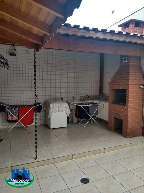 Foto 1 de Sobrado com 3 Quartos à venda, 191m² em Jardim Santa Clara, Guarulhos