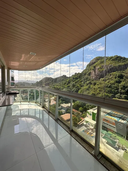 Foto 1 de Apartamento com 4 Quartos à venda, 212m² em Praia da Costa, Vila Velha