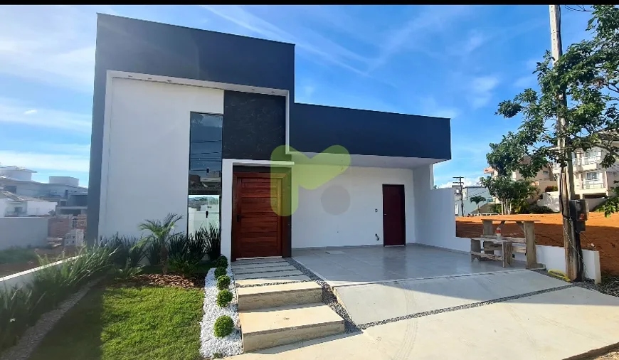 Foto 1 de Casa com 3 Quartos à venda, 190m² em Vale dos Cristais, Macaé