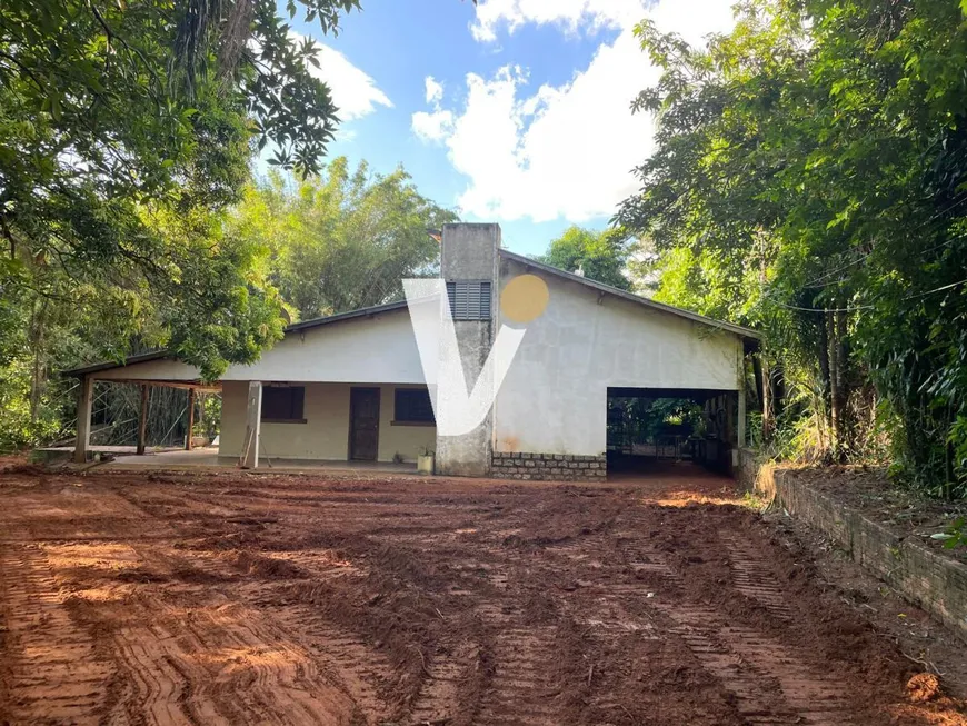 Foto 1 de Fazenda/Sítio com 3 Quartos à venda, 120m² em , Álvares Machado