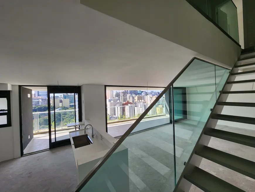 Foto 1 de Apartamento com 3 Quartos à venda, 196m² em Jardins, São Paulo