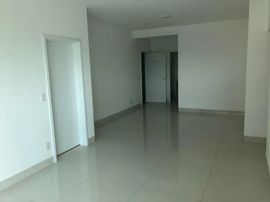 Foto 1 de Apartamento com 3 Quartos para alugar, 137m² em Tubalina, Uberlândia