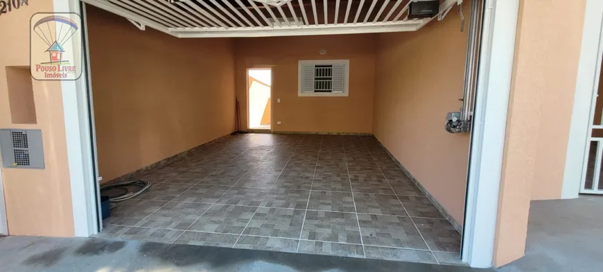 Foto 1 de Casa com 3 Quartos à venda, 160m² em Jardim do Lago, Atibaia