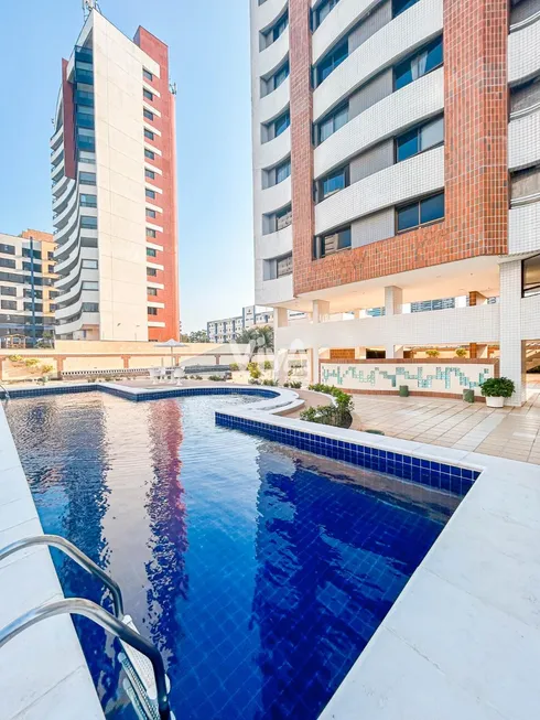 Foto 1 de Apartamento com 4 Quartos à venda, 192m² em Guararapes, Fortaleza